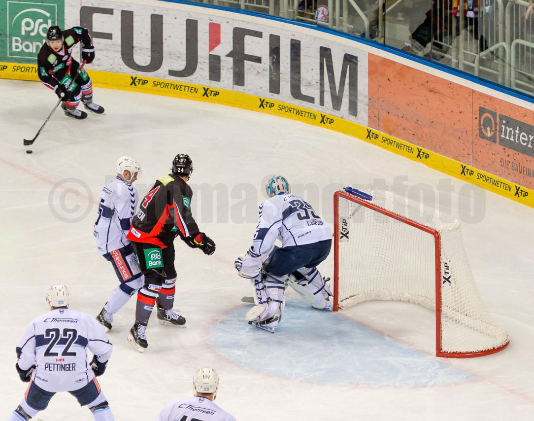 Playoffs Viertelfinale Düsseldorfer EG / Hamburg Freezers