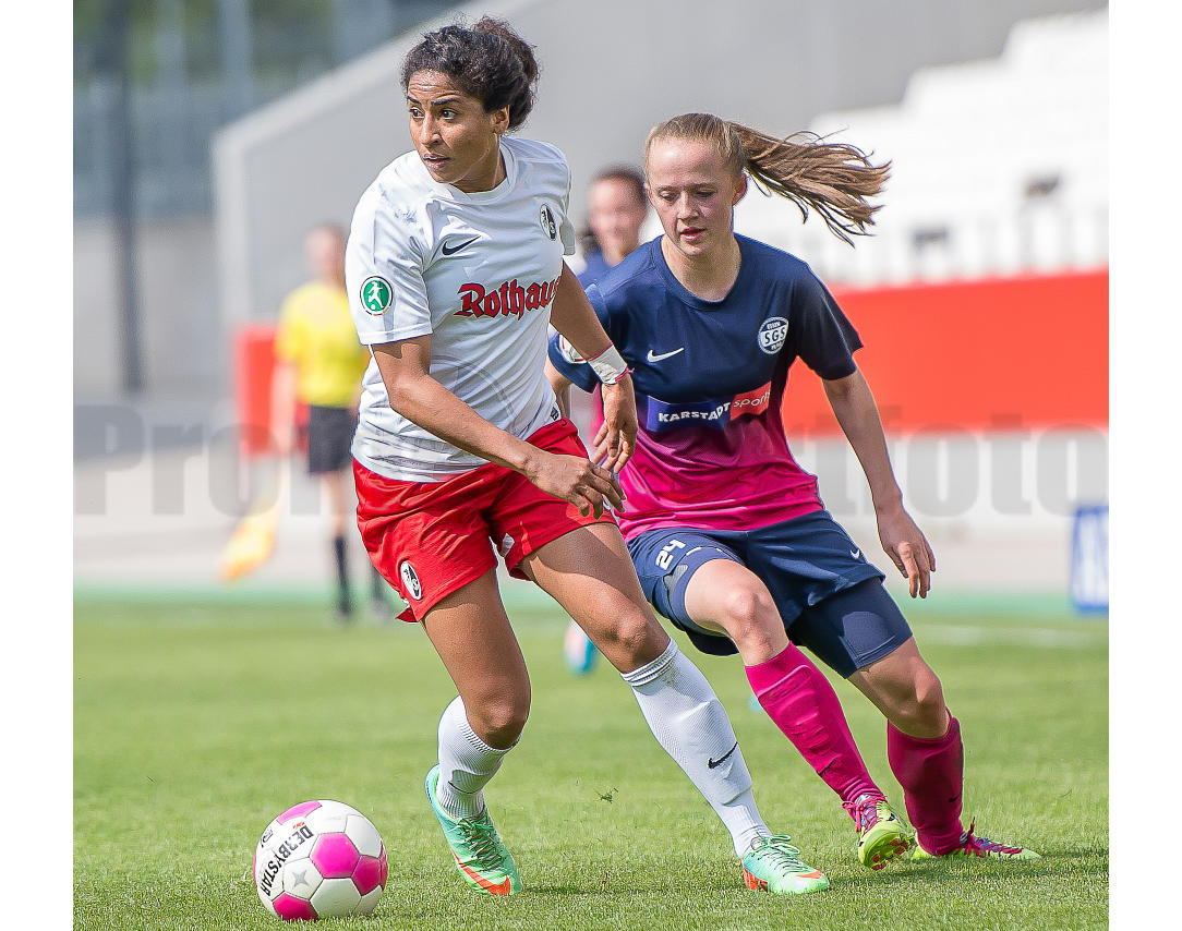 DFB-Pokal Halbfinale der Frauen 2014 in Essen