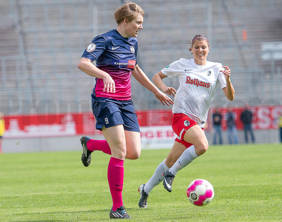 DFB-Pokal Halbfinale der Frauen 2014 in Essen
