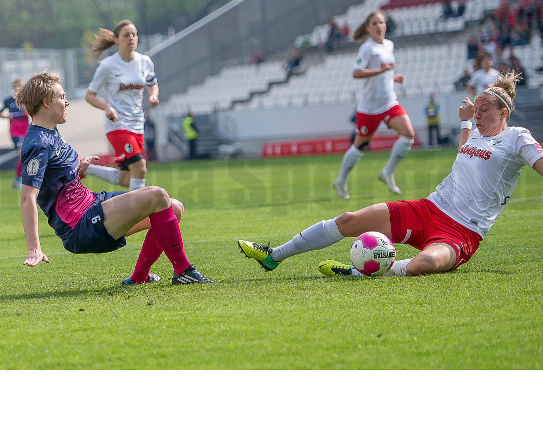 DFB-Pokal Halbfinale der Frauen 2014 in Essen