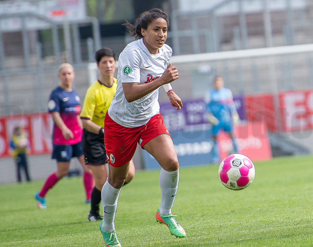 DFB-Pokal Halbfinale der Frauen 2014 in Essen