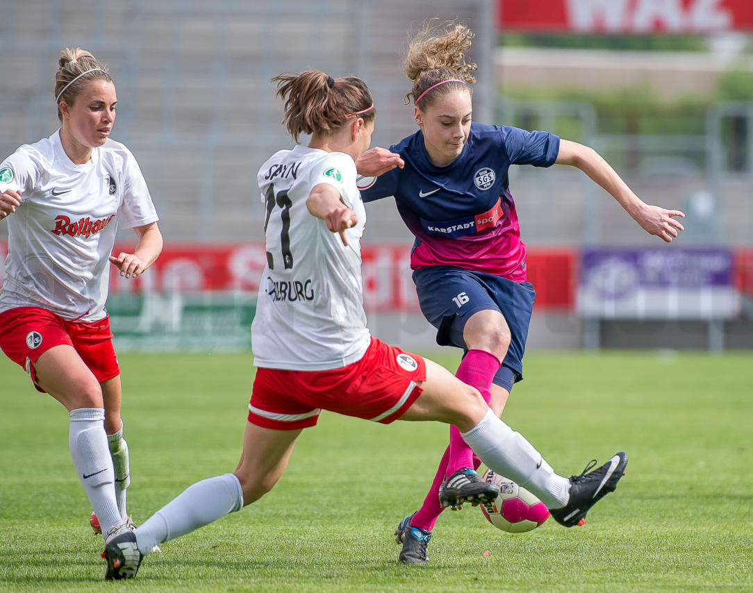 DFB-Pokal Halbfinale der Frauen 2014 in Essen