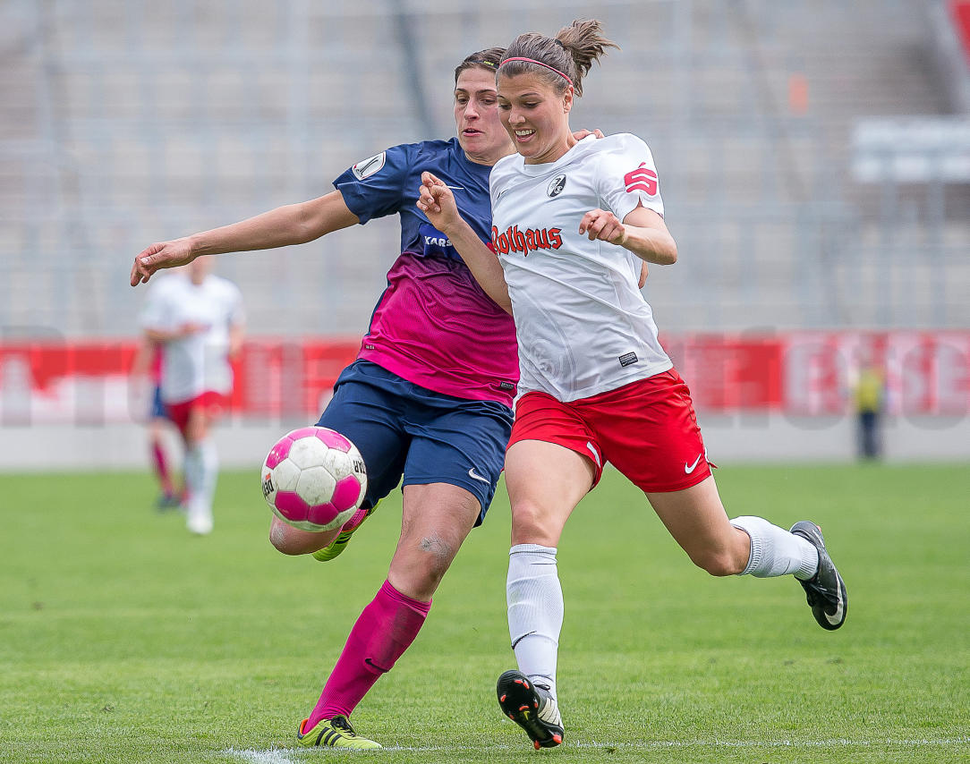 DFB-Pokal Halbfinale der Frauen 2014 in Essen