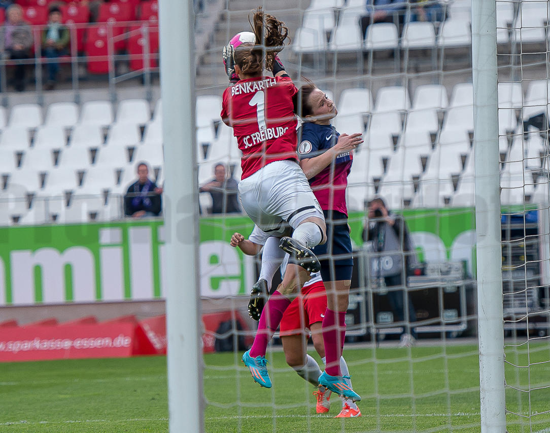 DFB-Pokal Halbfinale der Frauen 2014 in Essen