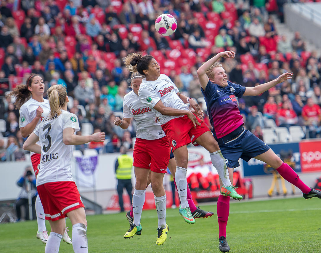 DFB-Pokal Halbfinale der Frauen 2014 in Essen