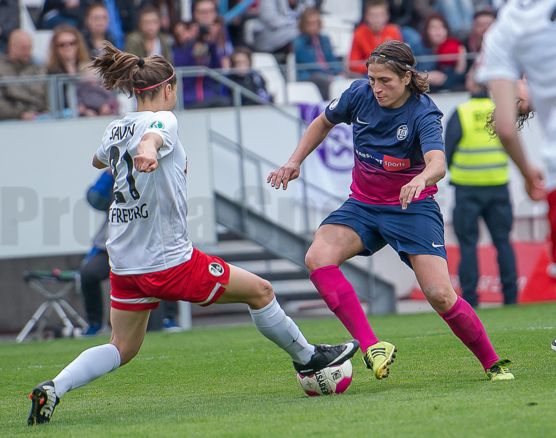DFB-Pokal Halbfinale der Frauen 2014 in Essen