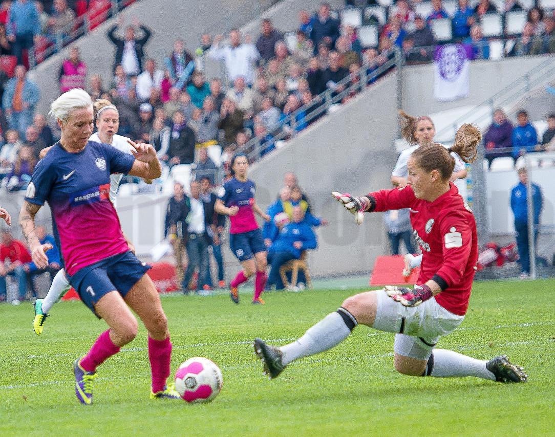 DFB-Pokal Halbfinale der Frauen 2014 in Essen