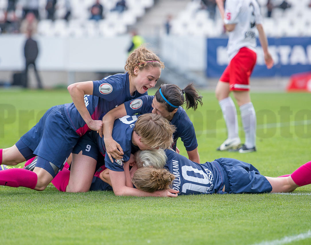 DFB-Pokal Halbfinale der Frauen 2014 in Essen
