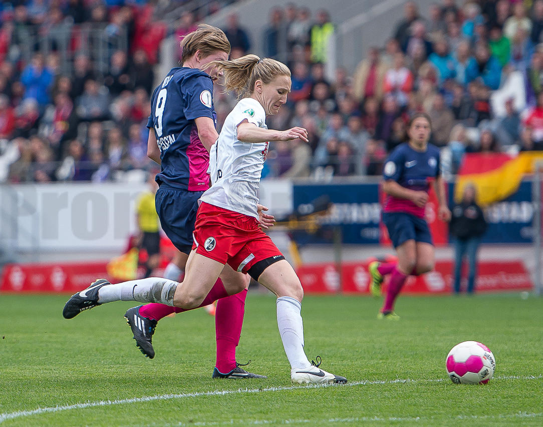 DFB-Pokal Halbfinale der Frauen 2014 in Essen