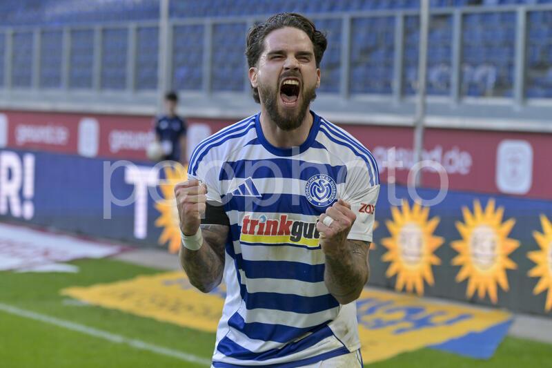 21.03. 1. FC Koeln vs Borussia Moenchengladbach